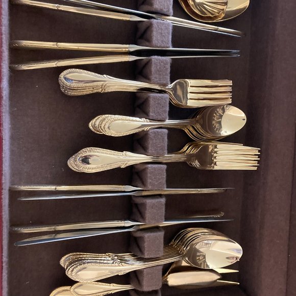 New 24KT Gold Plated Cutlery/Flatware Set in Wooden Chest - Picture 2 of 10